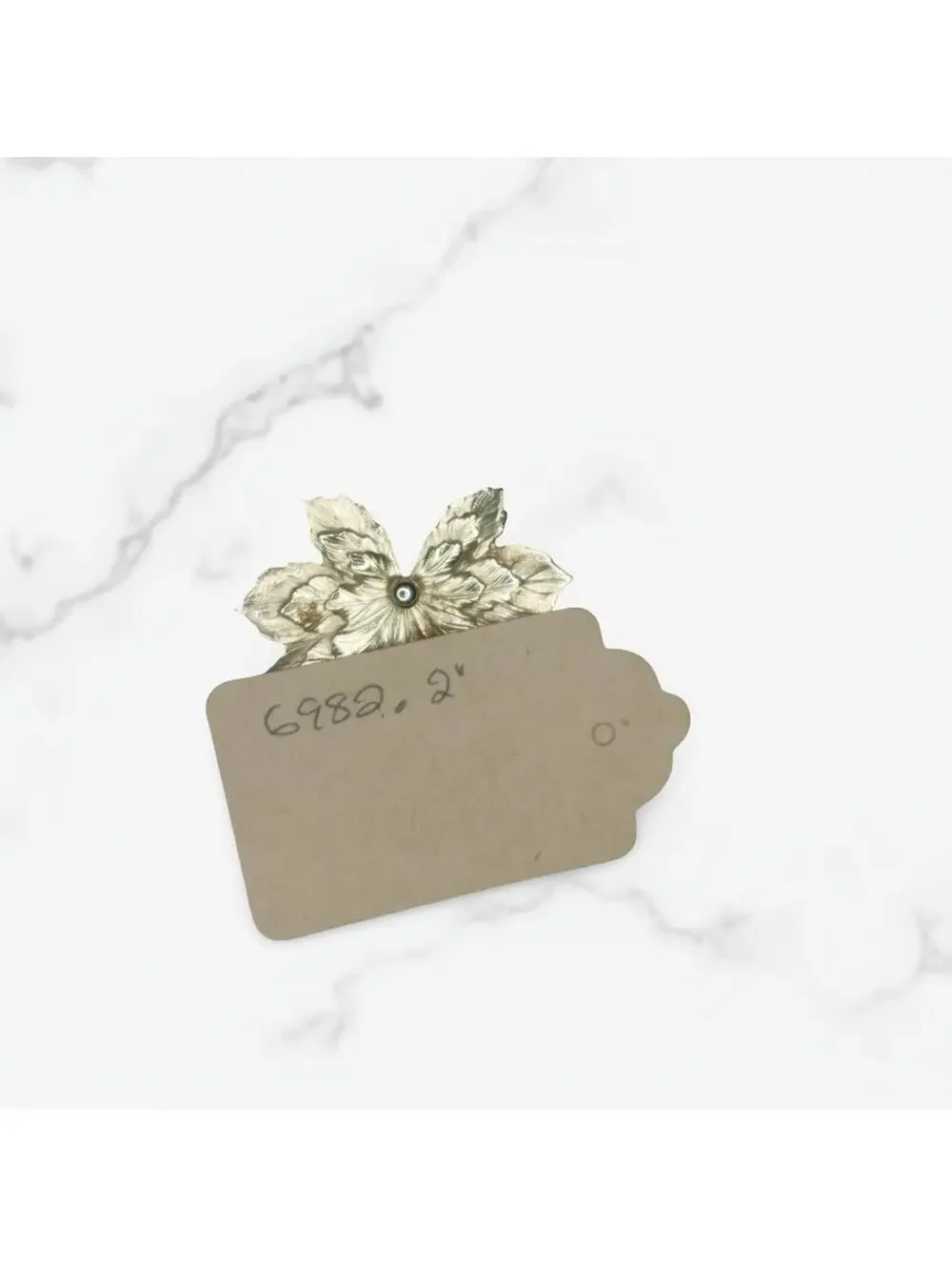 6982. Goldtone Vintage Leaf Brooch